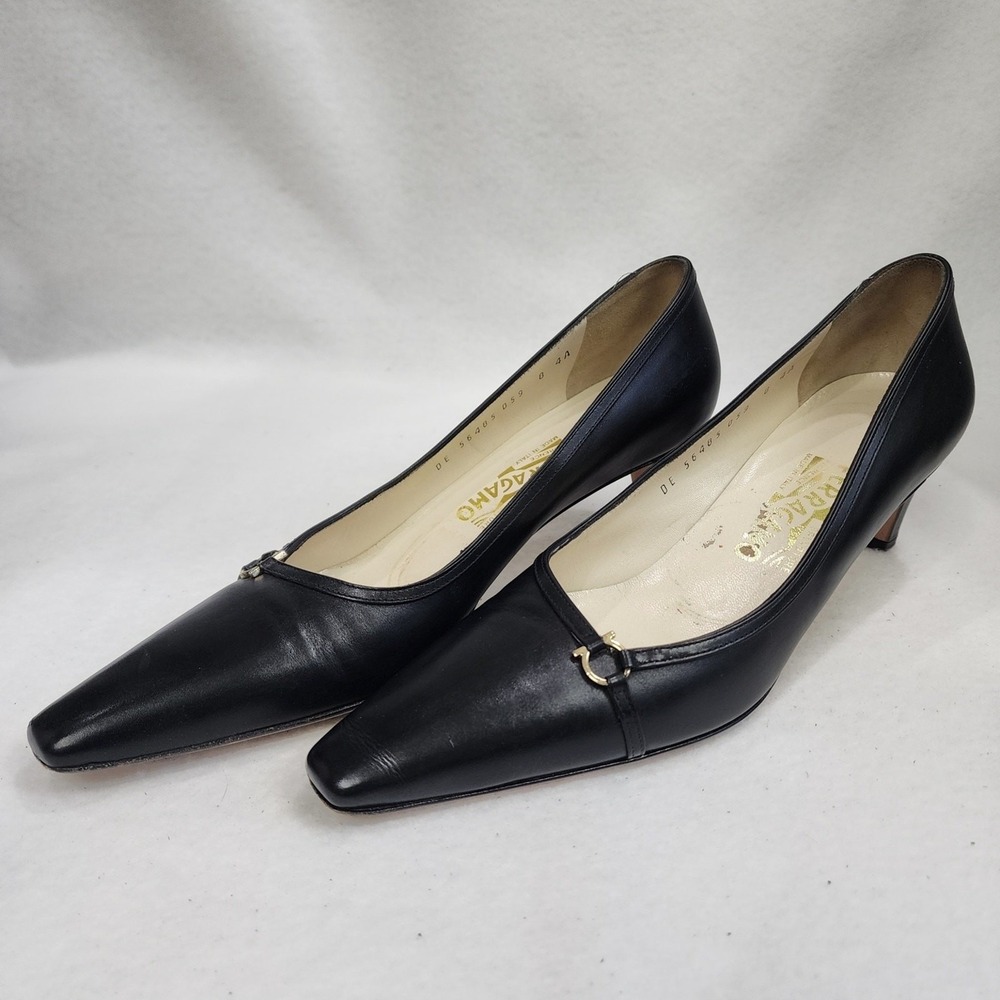 Salvatore Ferragamo Womens 8 4A Pump Black Leather Gancini Slip On Kitten Heel